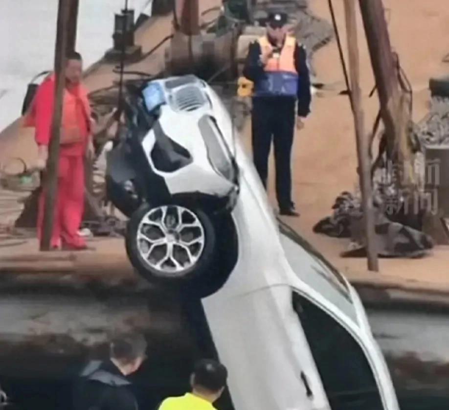 瀘州最新車禍?zhǔn)鹿噬疃冉馕觯?017年的事故及其影響