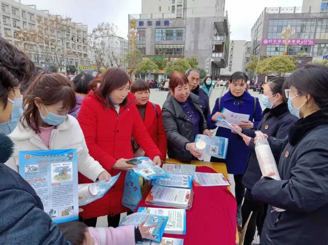 廣東八二站資料大全正版官網，警惕網絡犯罪，共建法治社會