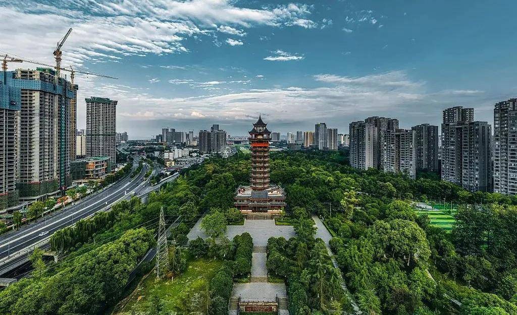 塔子山公園旁最新樓盤，城市新貴的生活領地