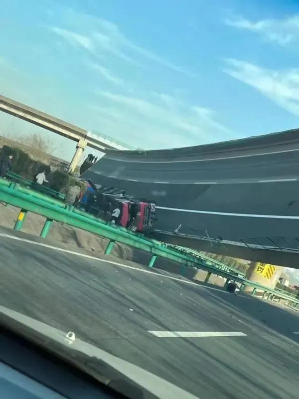 河南大巴車禍最新消息，事故進展與影響分析