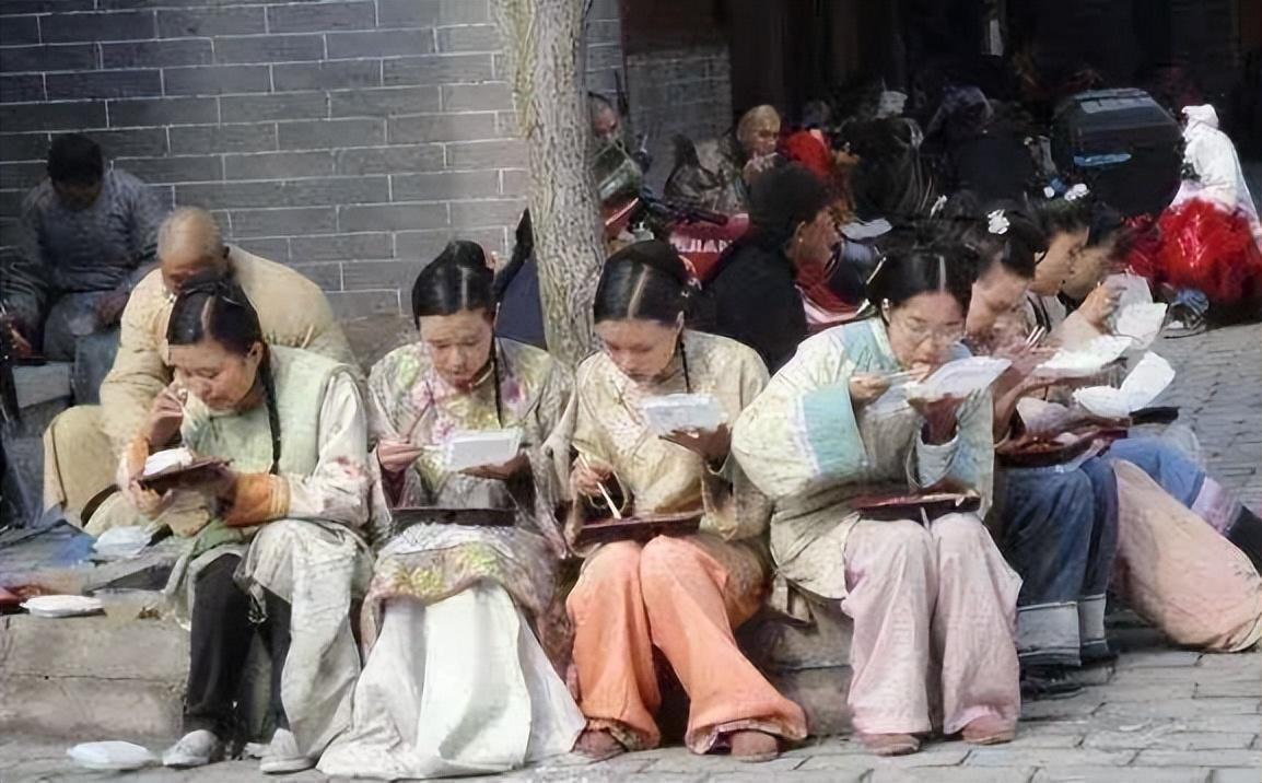 撿個校花做老婆最新章節